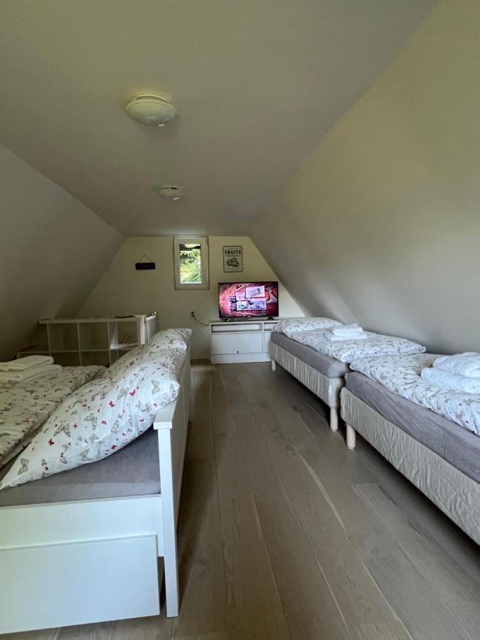 Chatka Pod Lysou Ostravice Esterno foto